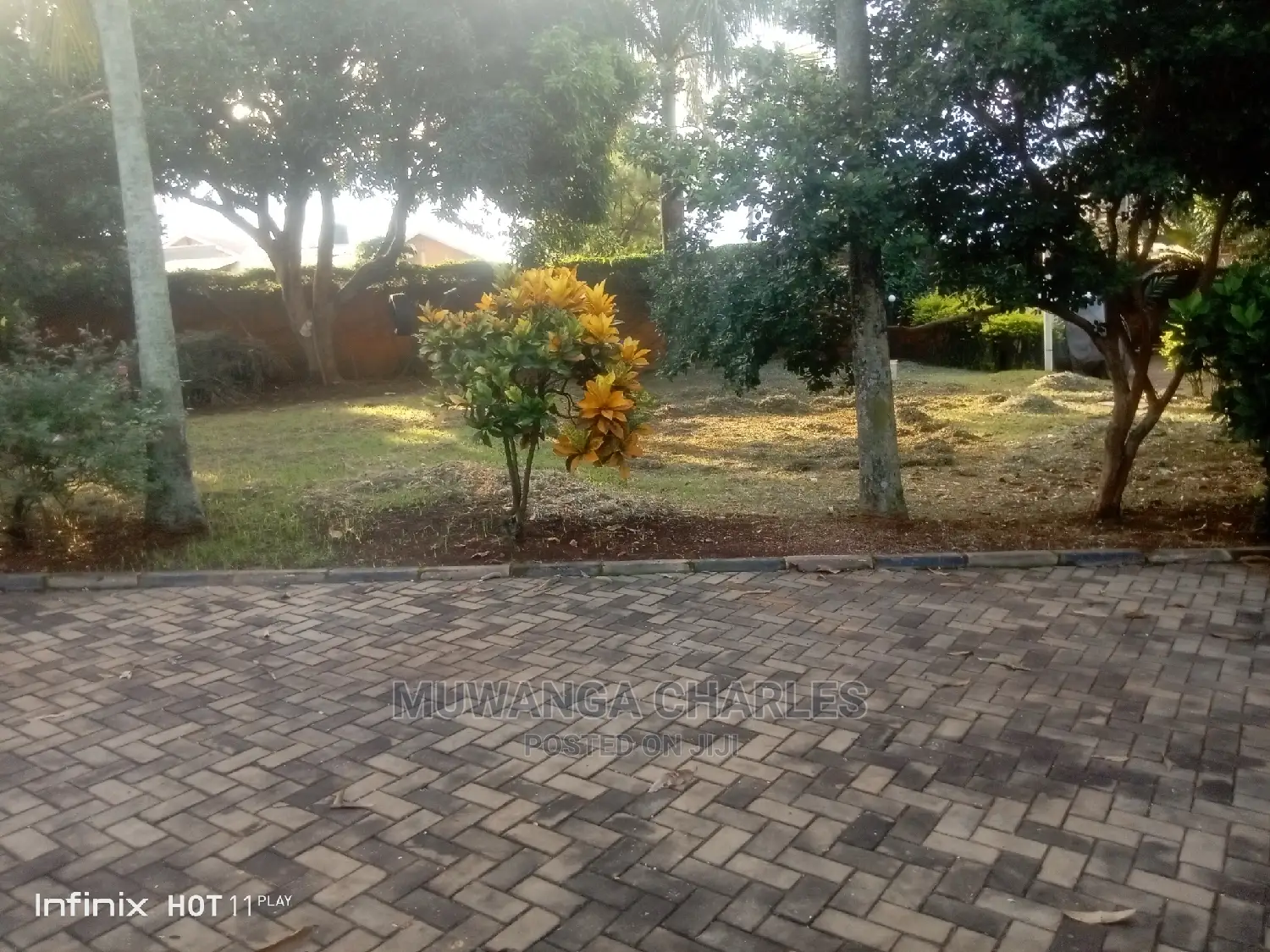 5bdrm Duplex in Fs Properties Ltd, Central Division for Sale