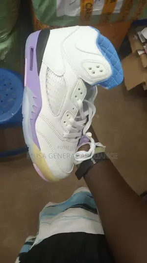Linked Shoe