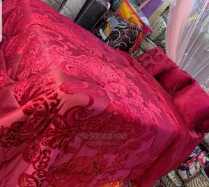 Kingsize Bedcover With Cushion Covers