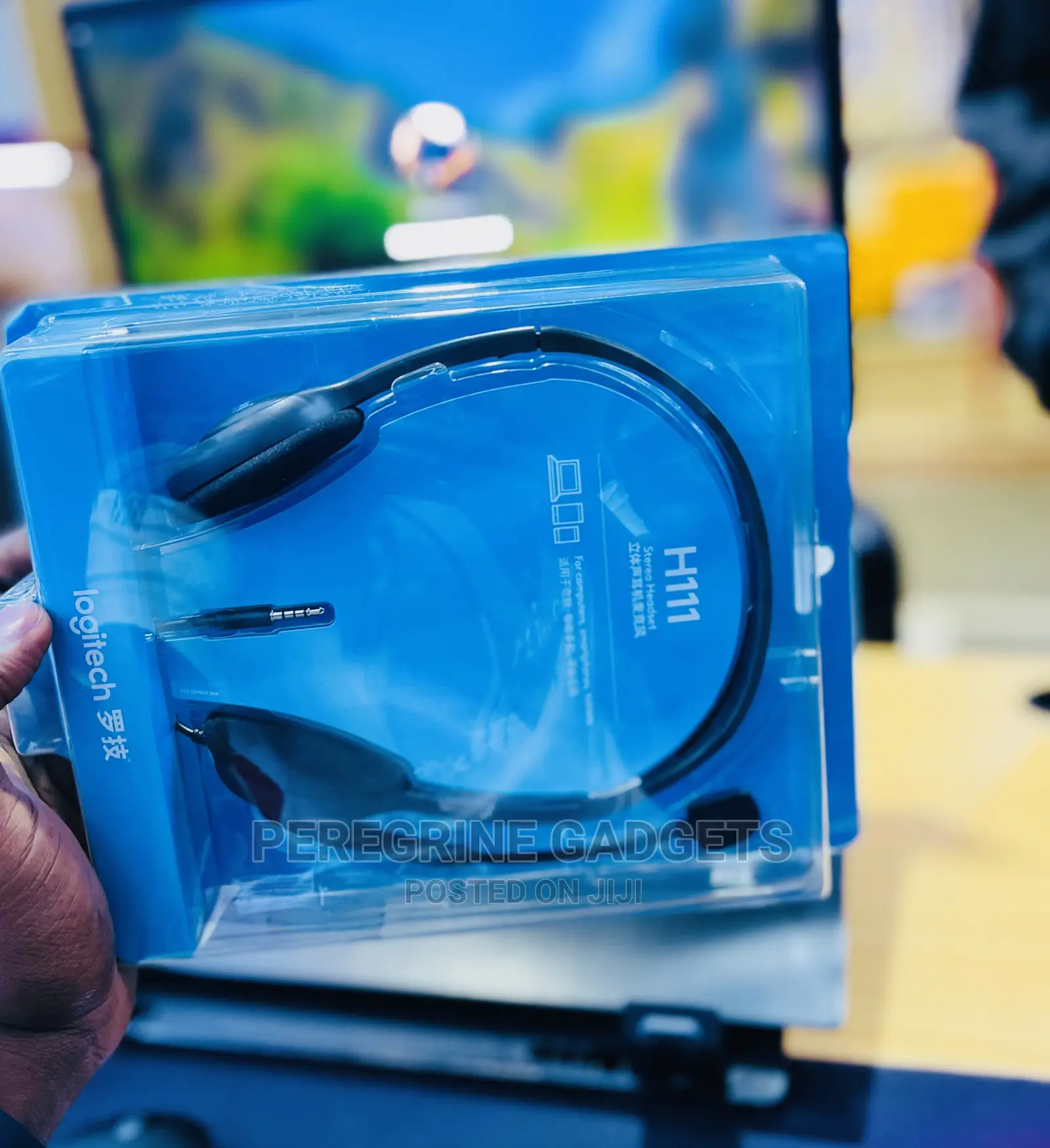 Logitech H111 Headsets With a Microphone