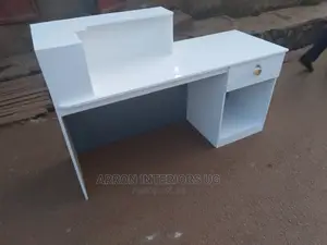 Photo - Modern Reception Table