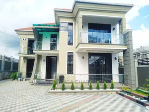 5bdrm Duplex in Fs Properties Ltd, Central Division for Sale