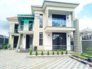 5bdrm Duplex in Fs Properties Ltd, Central Division for Sale