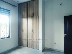 5bdrm Duplex in Fs Properties Ltd, Central Division for Sale