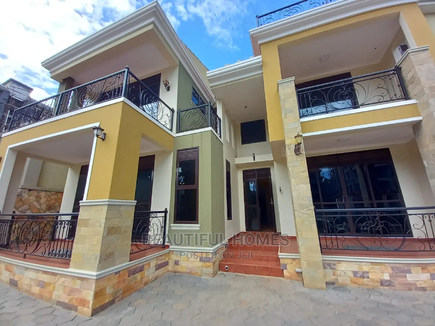 Furnished 7bdrm Mansion in Kyanja, Central Division for Sale