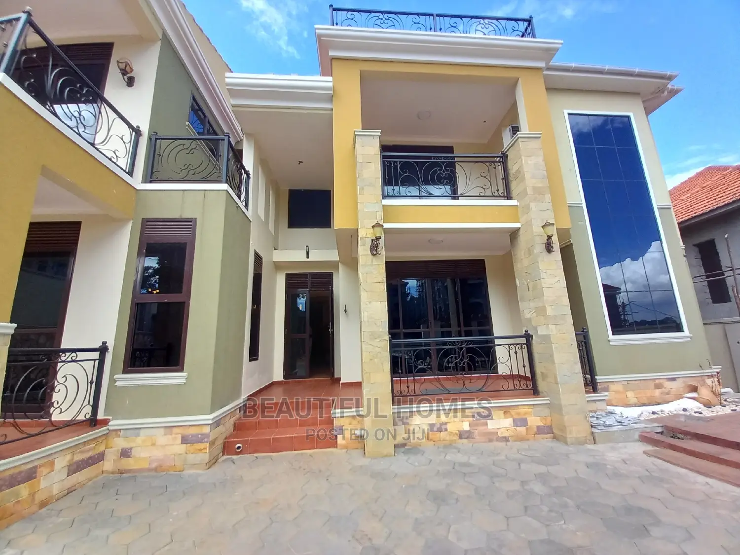 Furnished 7bdrm Mansion in Kyanja, Central Division for Sale