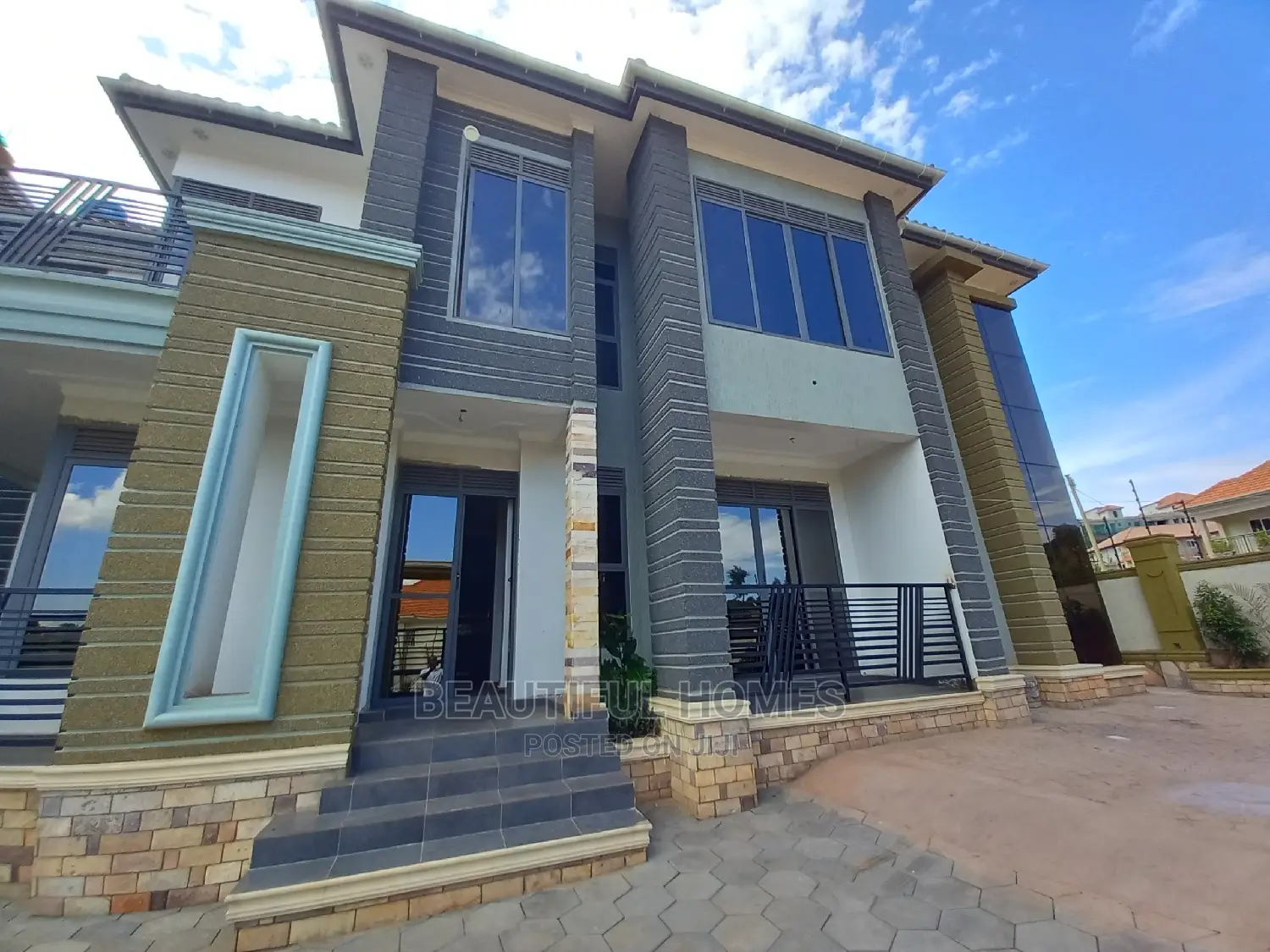 Furnished 5bdrm Duplex in Kyanja, Nakawa for sale