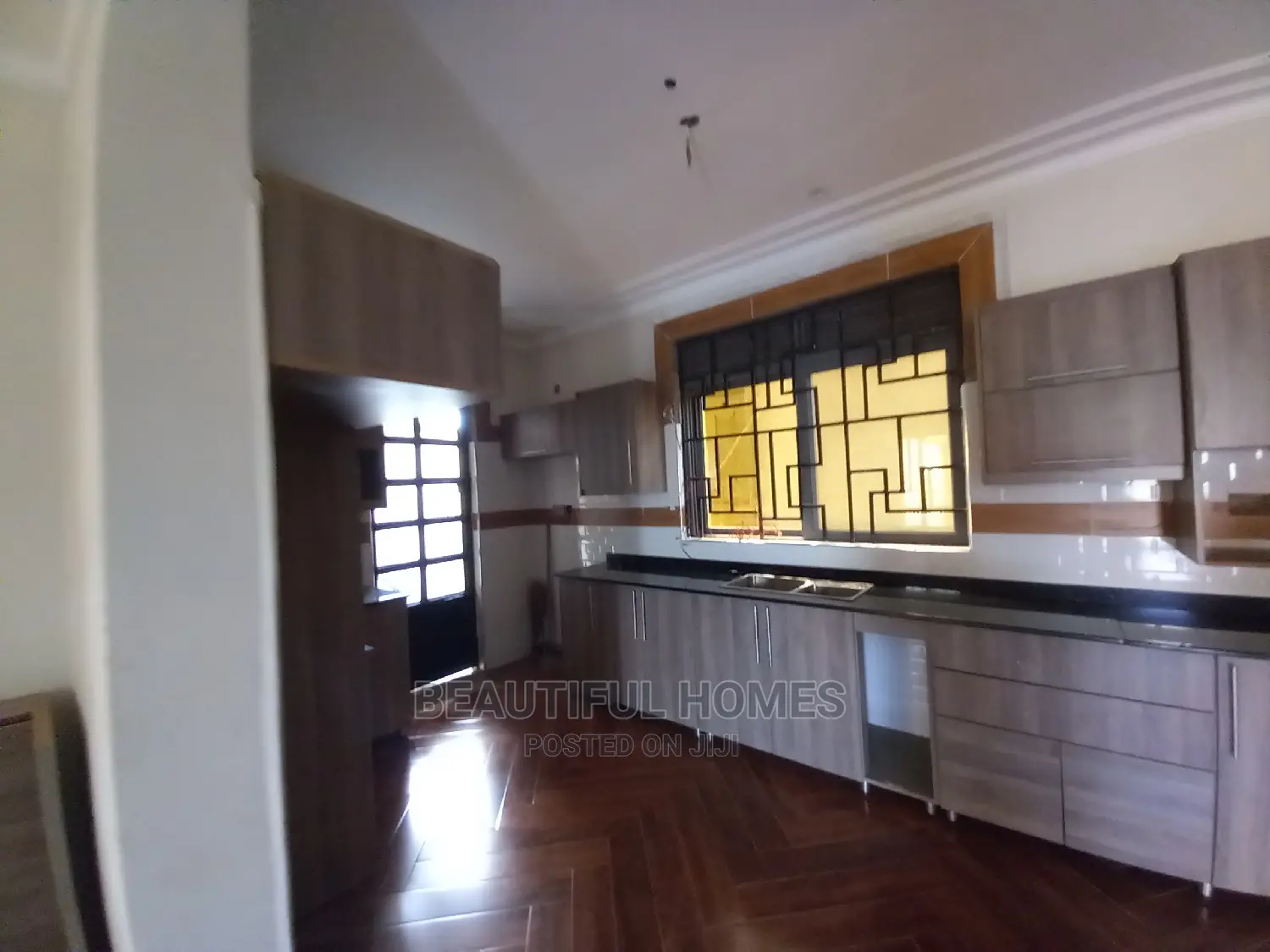 Furnished 5bdrm Duplex in Kyanja, Nakawa for sale