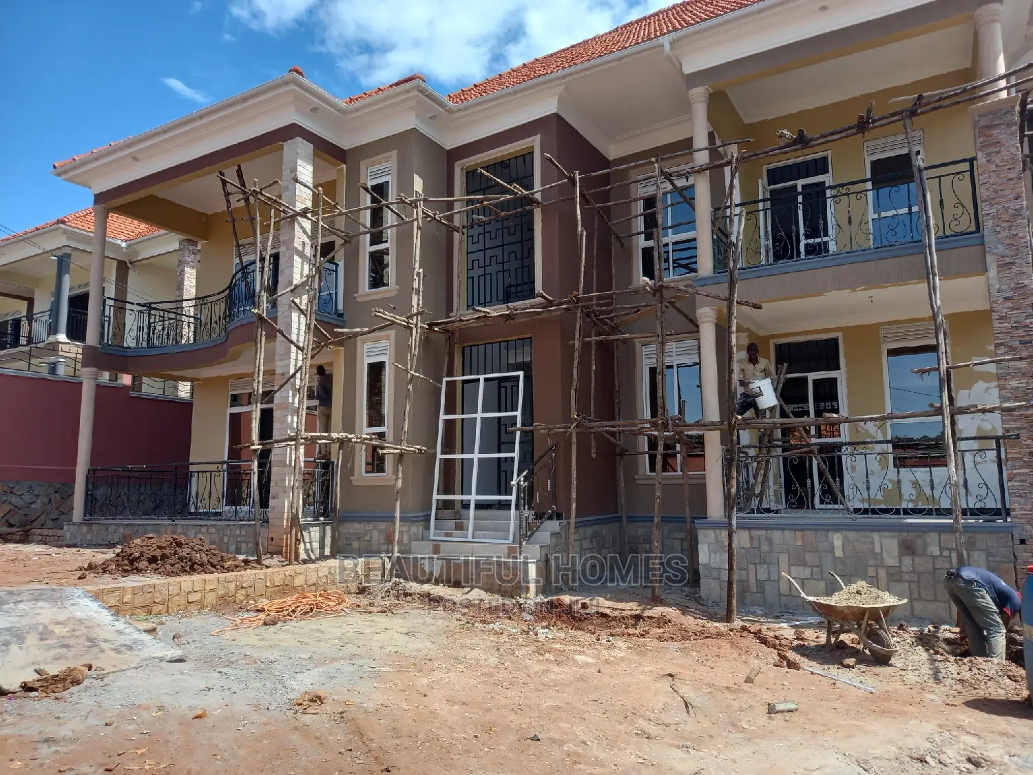 Furnished 6bdrm Mansion in Mansion, Central Division for Sale
