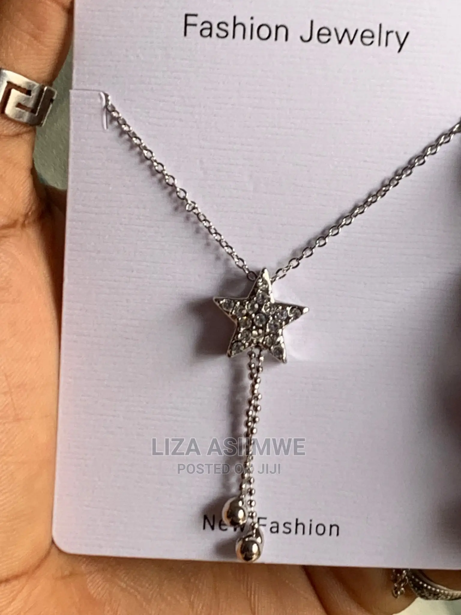 Simple Lady’S Necklaces Available