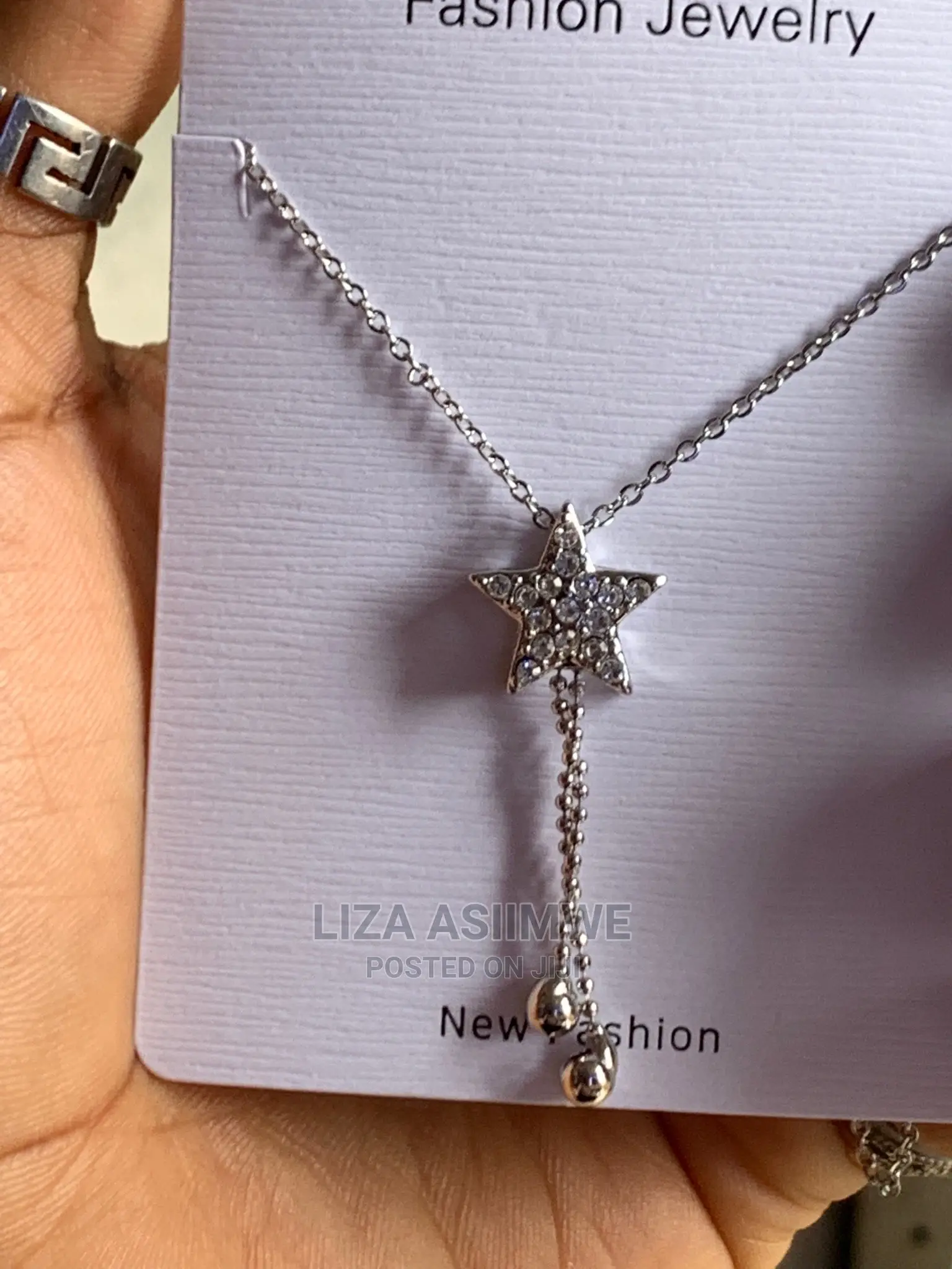 Simple Lady’S Necklaces Available
