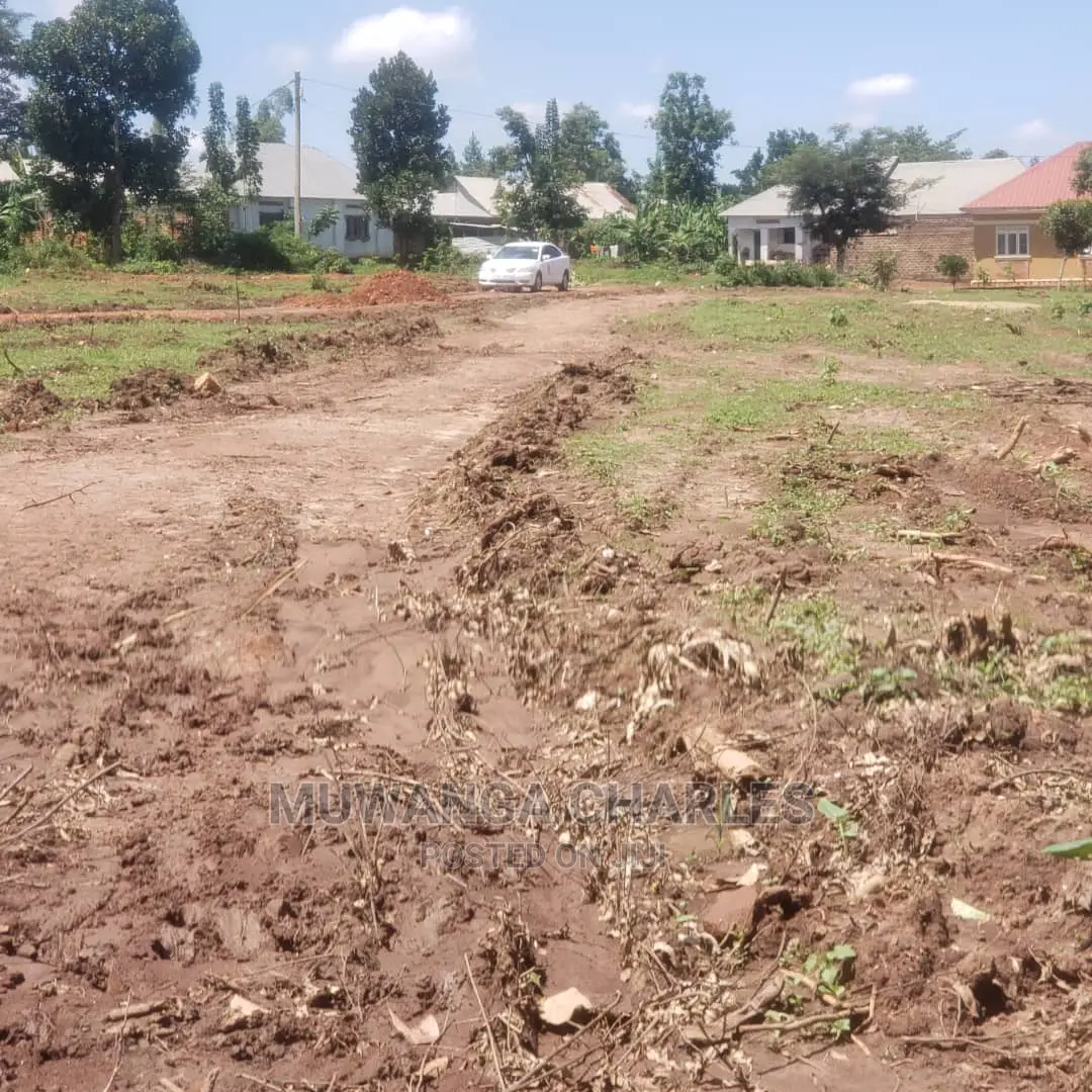 Plot for Sale at Gayaza Road Busiika