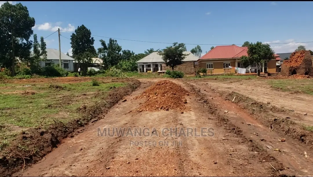 Plot for Sale at Gayaza Road Busiika