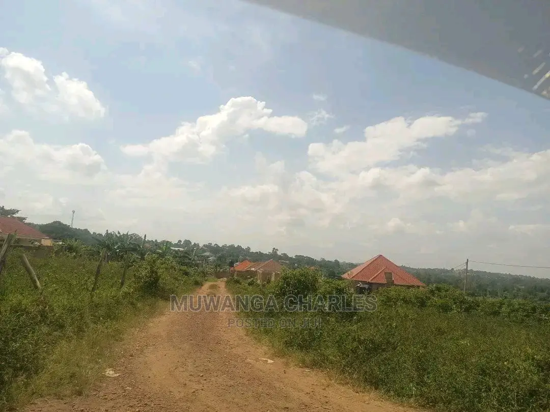 Plots in Gayaza Kimwanyi