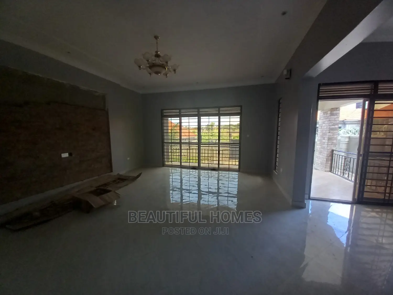 Furnished 4bdrm Bungalow in Kira for Sale