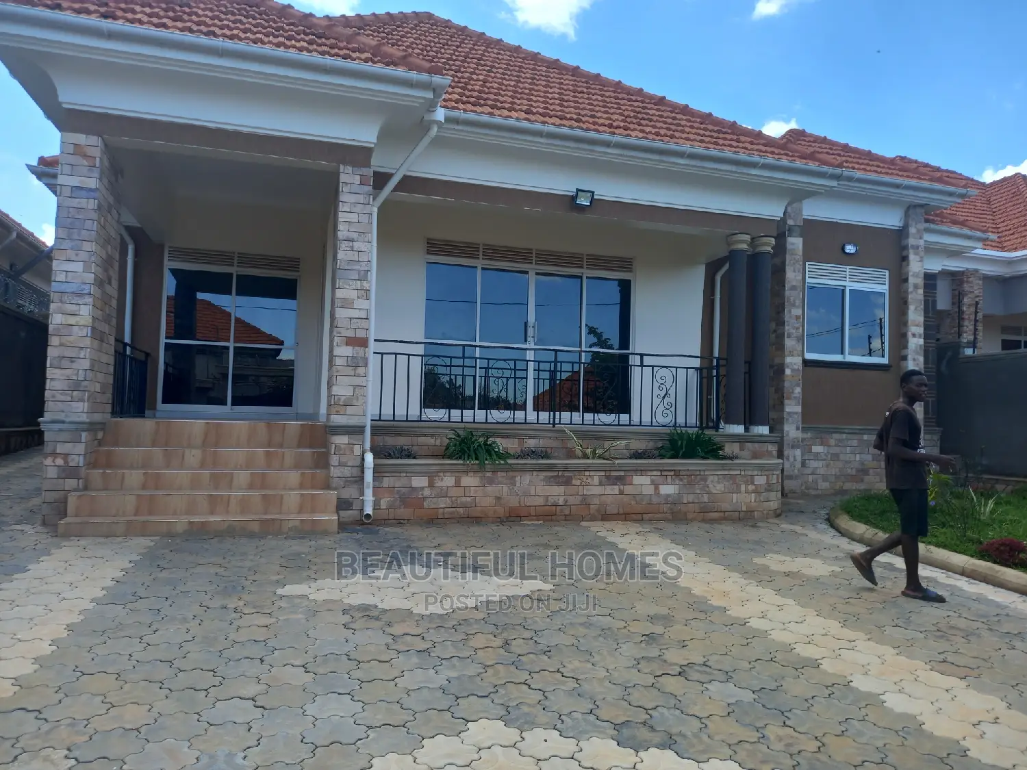Furnished 4bdrm House in Kira for Sale