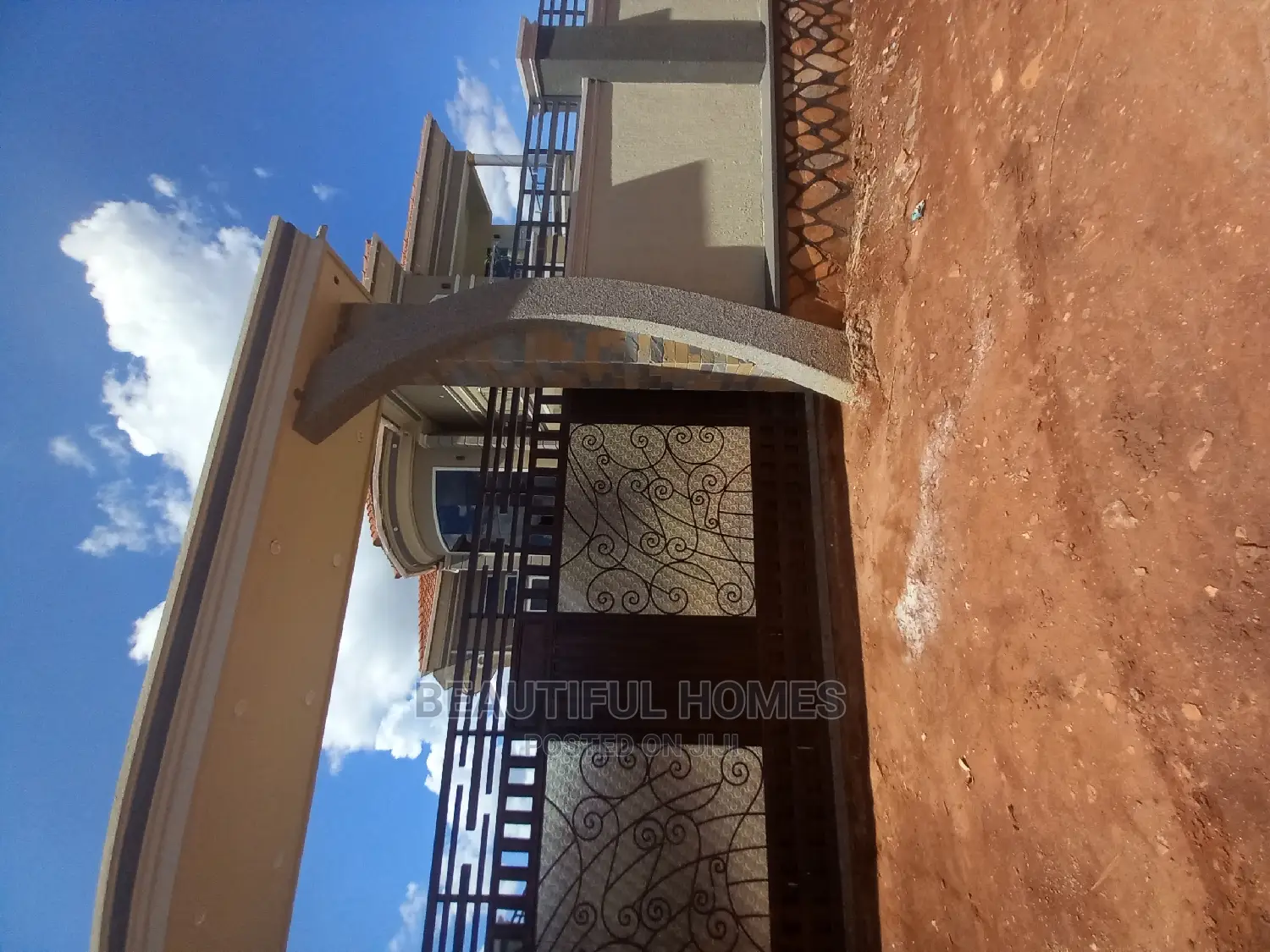 Furnished 4bdrm House in Kira for Sale