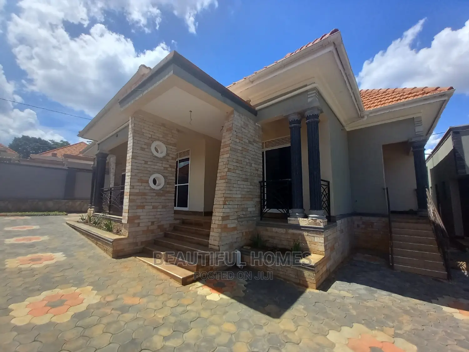 Furnished 4bdrm Bungalow in Kira for sale