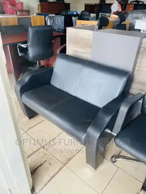 Waiting Chair (Leather)