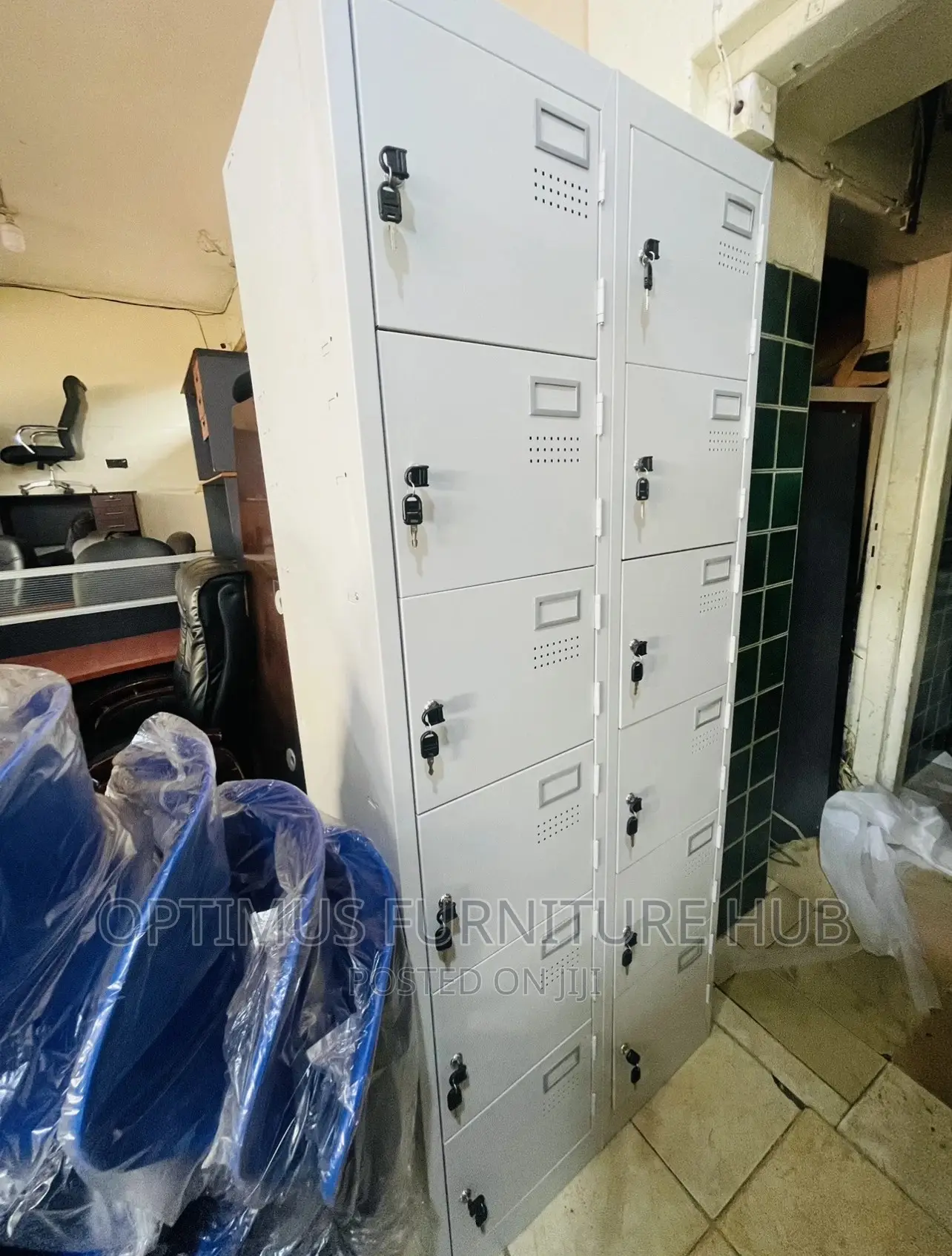 Locker (12 Compartments)