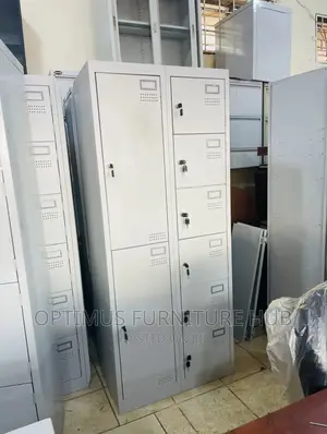 Photo - Locker (8 Compartments)