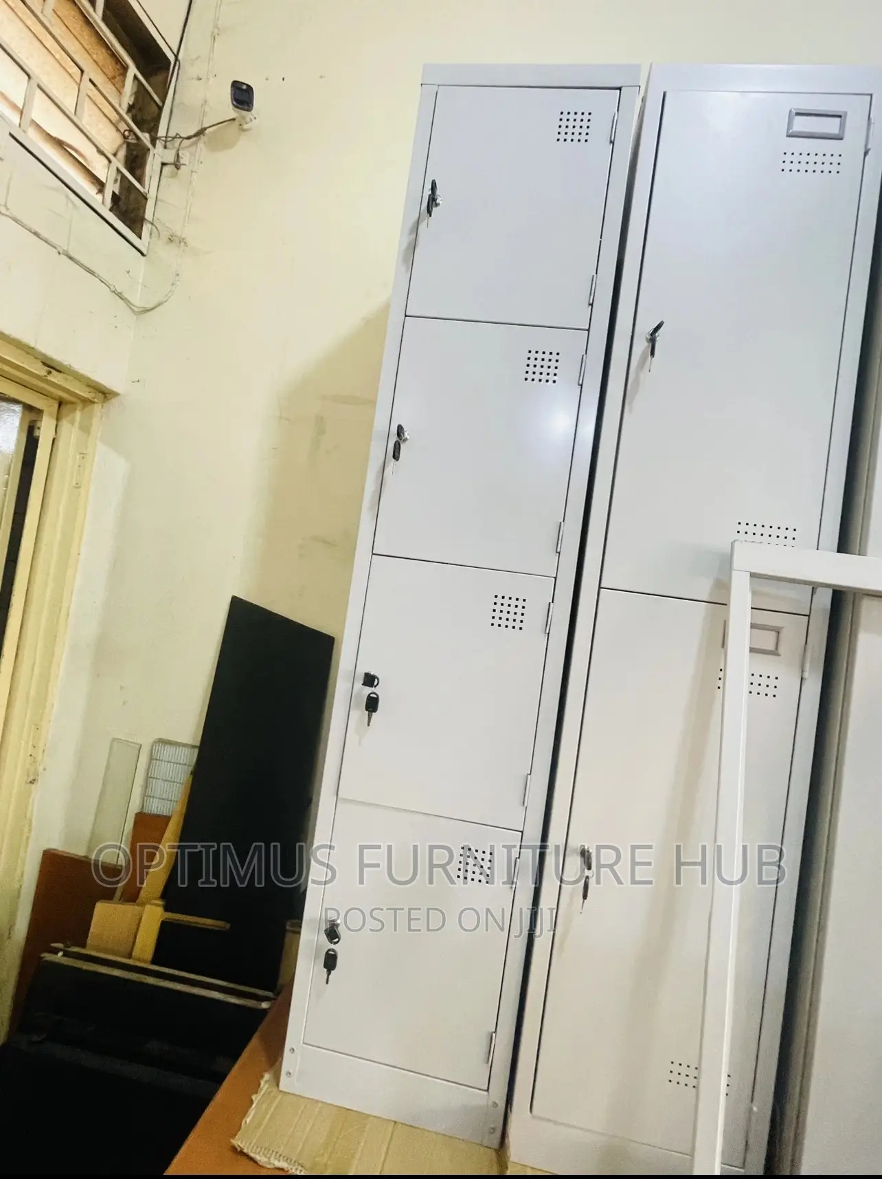 Locker (4 Compartment)