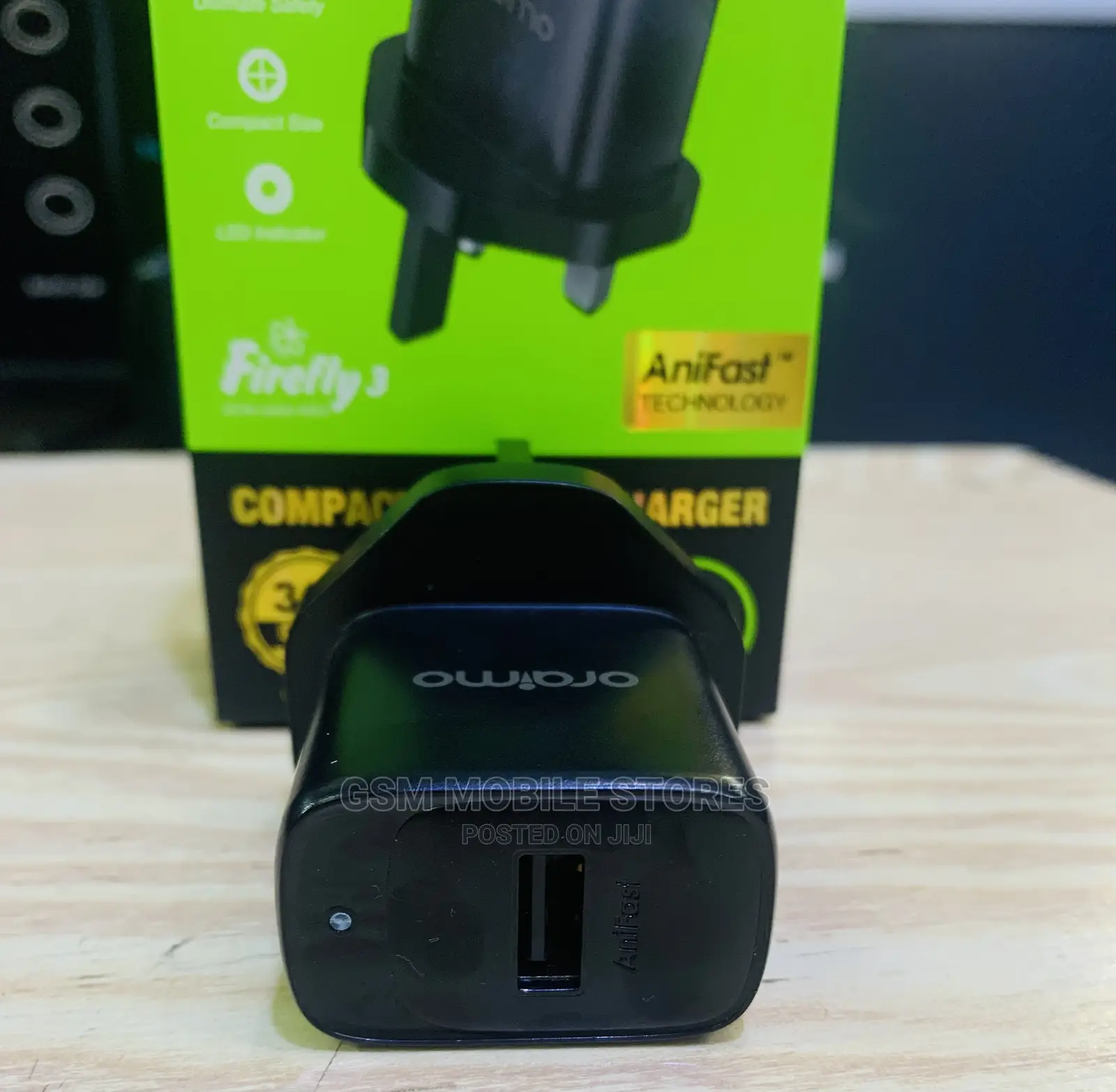 Oraimo Firefly 3 Fast Charging Adapter + USB -C / iPhone