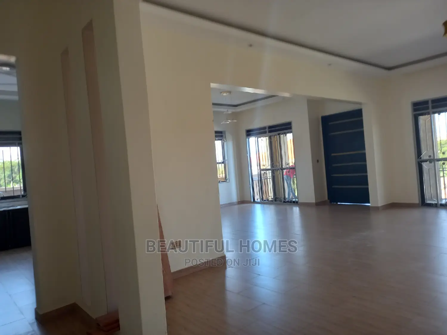 Furnished 4bdrm House in Kira for Sale