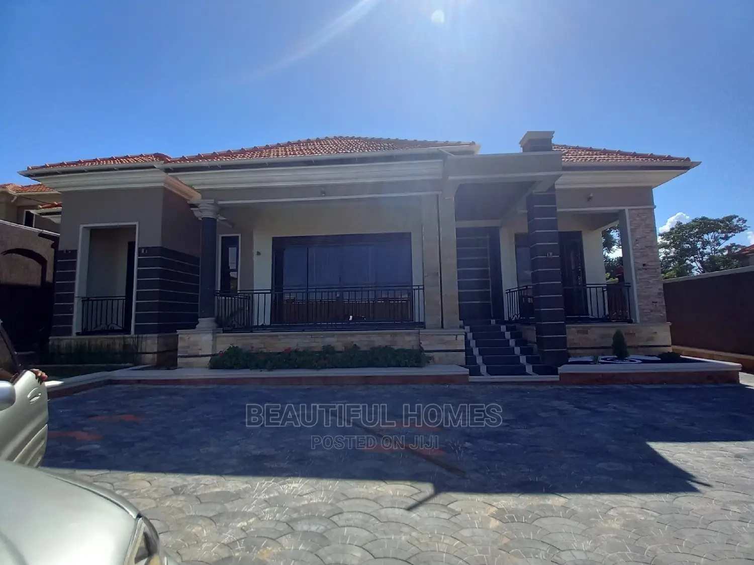 Furnished 4bdrm Bungalow in Kira for Sale