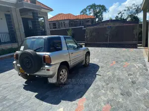 Furnished 4bdrm Bungalow in Kira for Sale