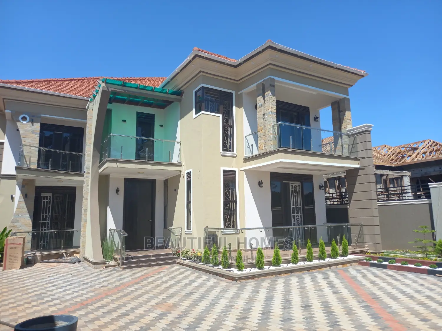 Furnished 6bdrm House in Kira Wealthy for Sale