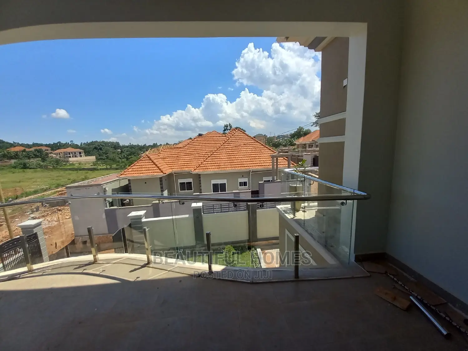Furnished 6bdrm House in Kira Wealthy for Sale