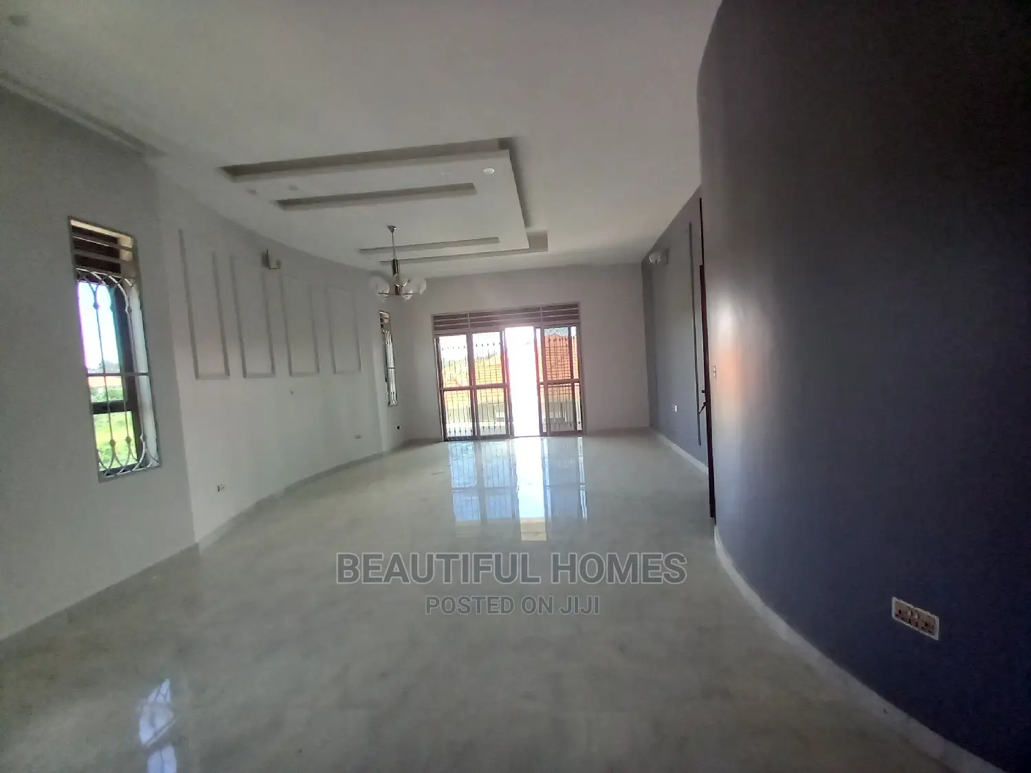 Furnished 6bdrm House in Kira Wealthy for Sale