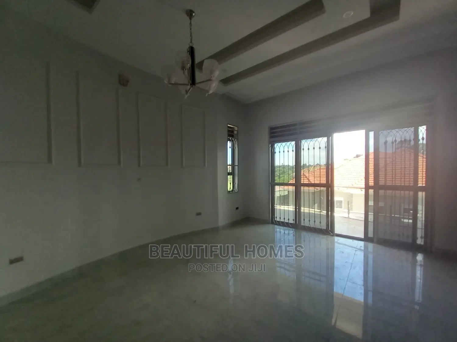 Furnished 6bdrm House in Kira Wealthy for Sale