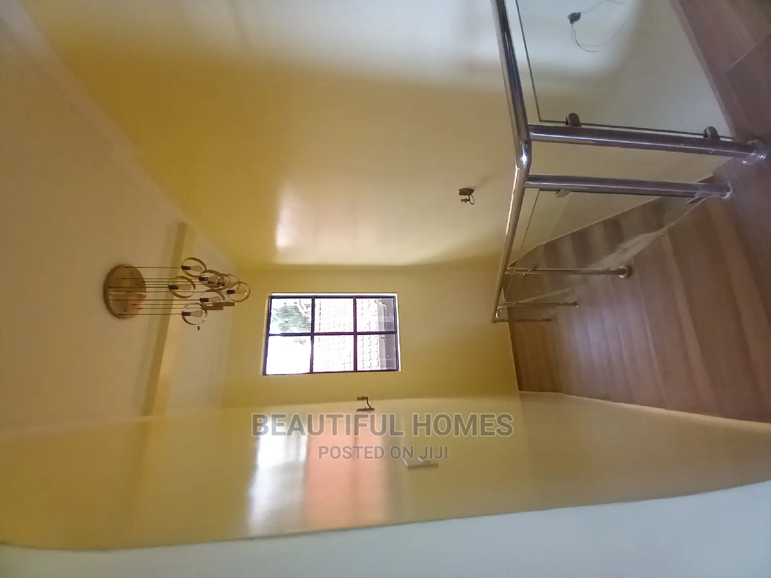 Furnished 6bdrm Mansion in Kira Posh, Central Division for Sale
