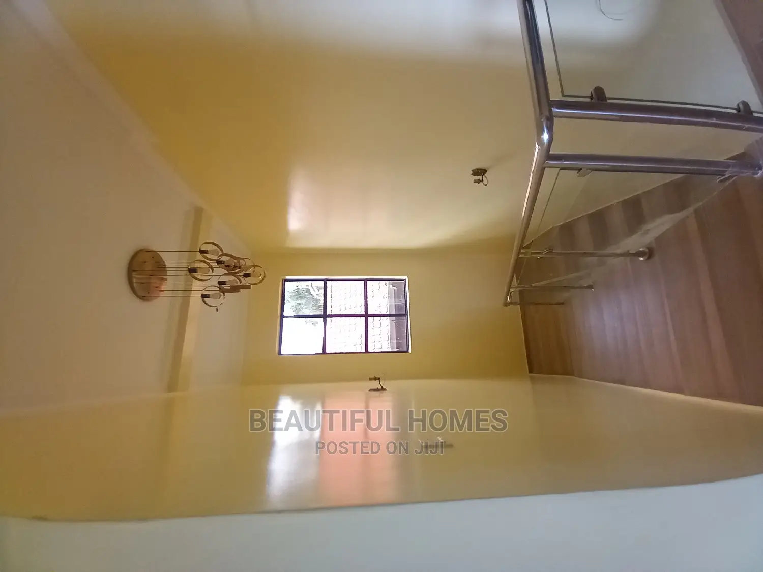 Furnished 6bdrm Mansion in Kira Posh, Central Division for Sale
