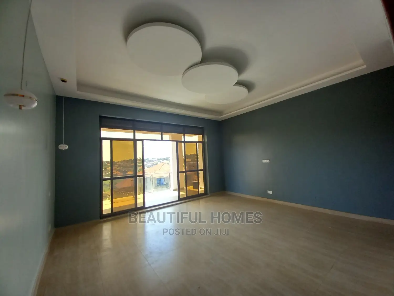 Furnished 6bdrm Mansion in Kira Mansions for Sale