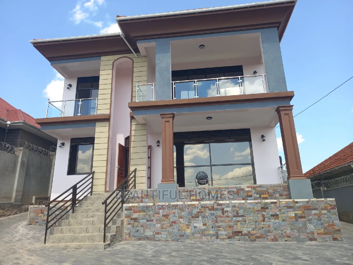 Furnished 6bdrm House in Kira for Sale