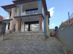 Furnished 6bdrm Mansion in Kira for Sale