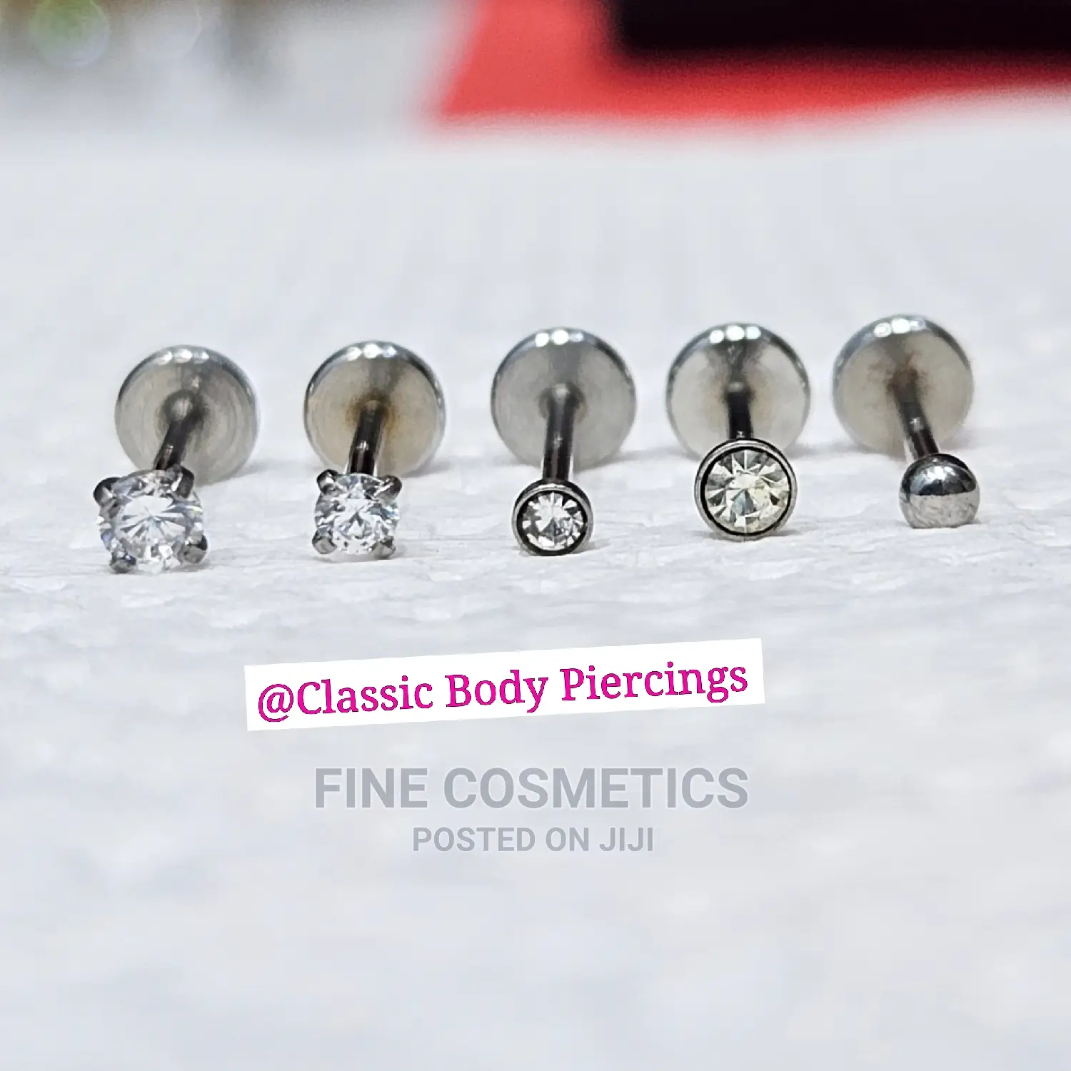 1pc Titanium Nose Pin Threadless Push in Screw Nose Stud