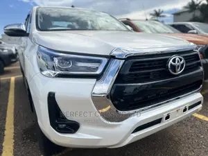 Photo - Toyota Hilux 2.4 Diesel 2020 Off White