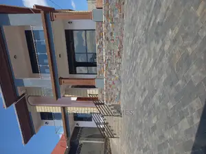 Furnished 6bdrm Mansion in Kira First Class for Sale