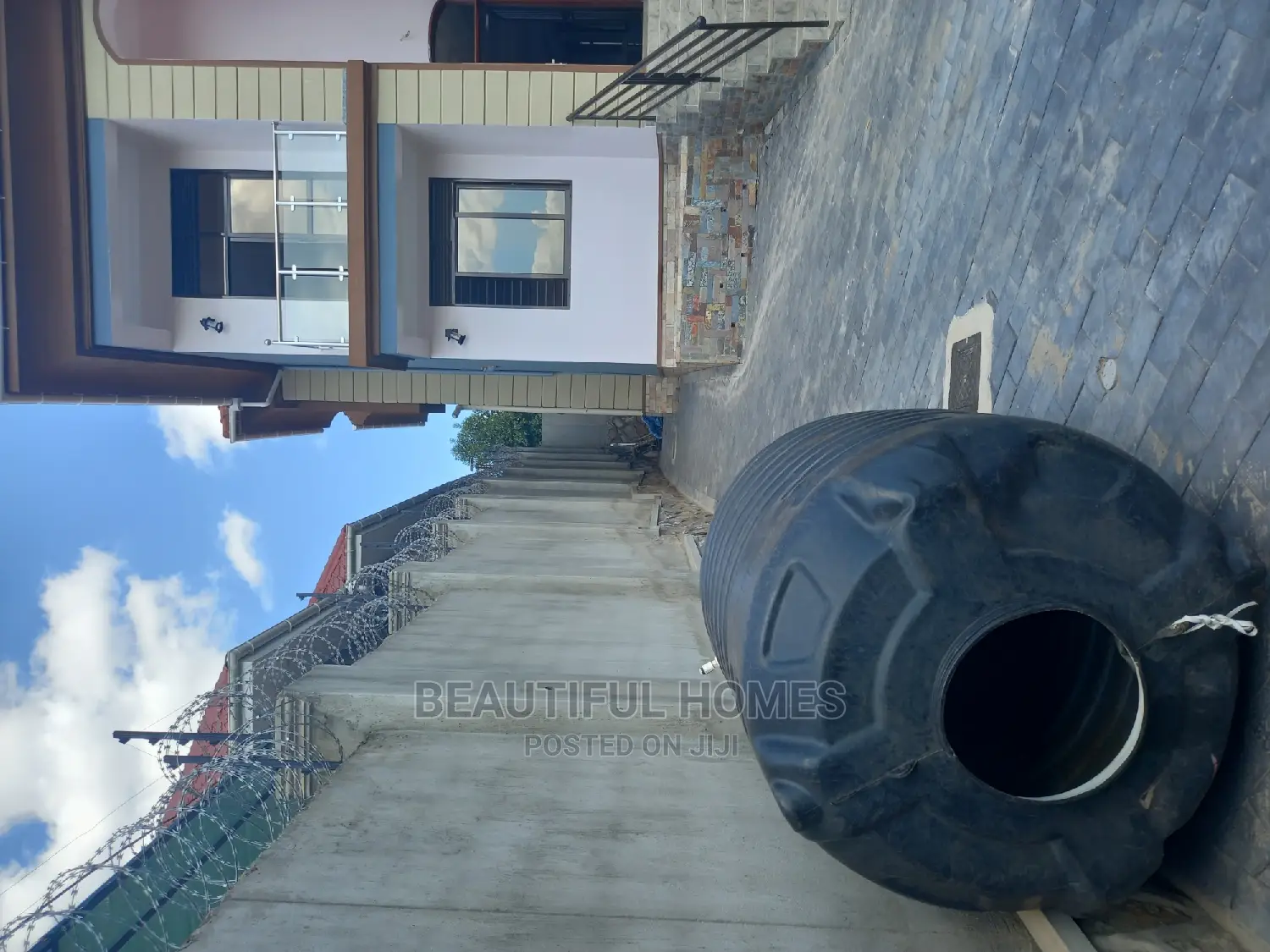 Furnished 6bdrm House in Kira for Sale