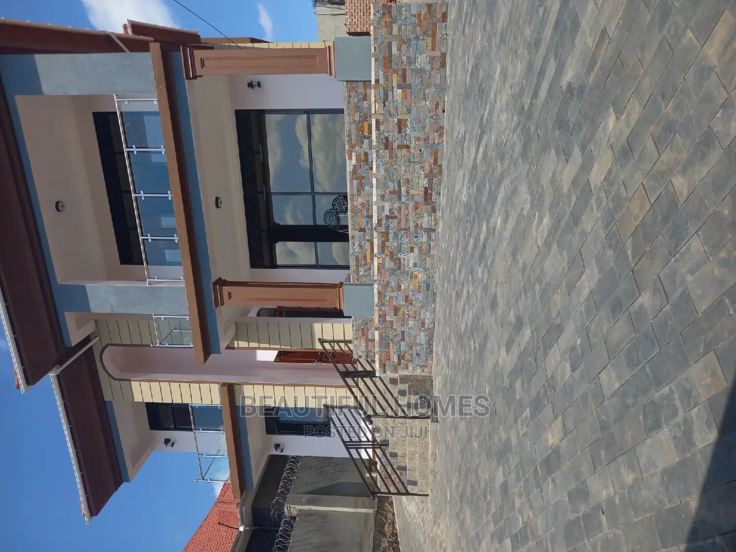 Furnished 6bdrm House in Kira for Sale