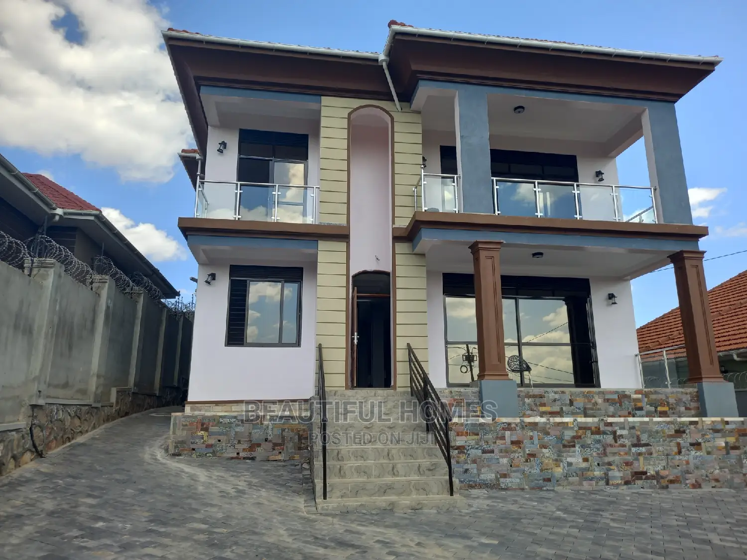 Furnished 6bdrm House in Kira for Sale