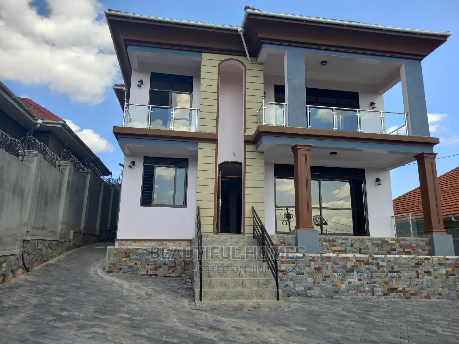 Furnished 6bdrm House in Kira for Sale