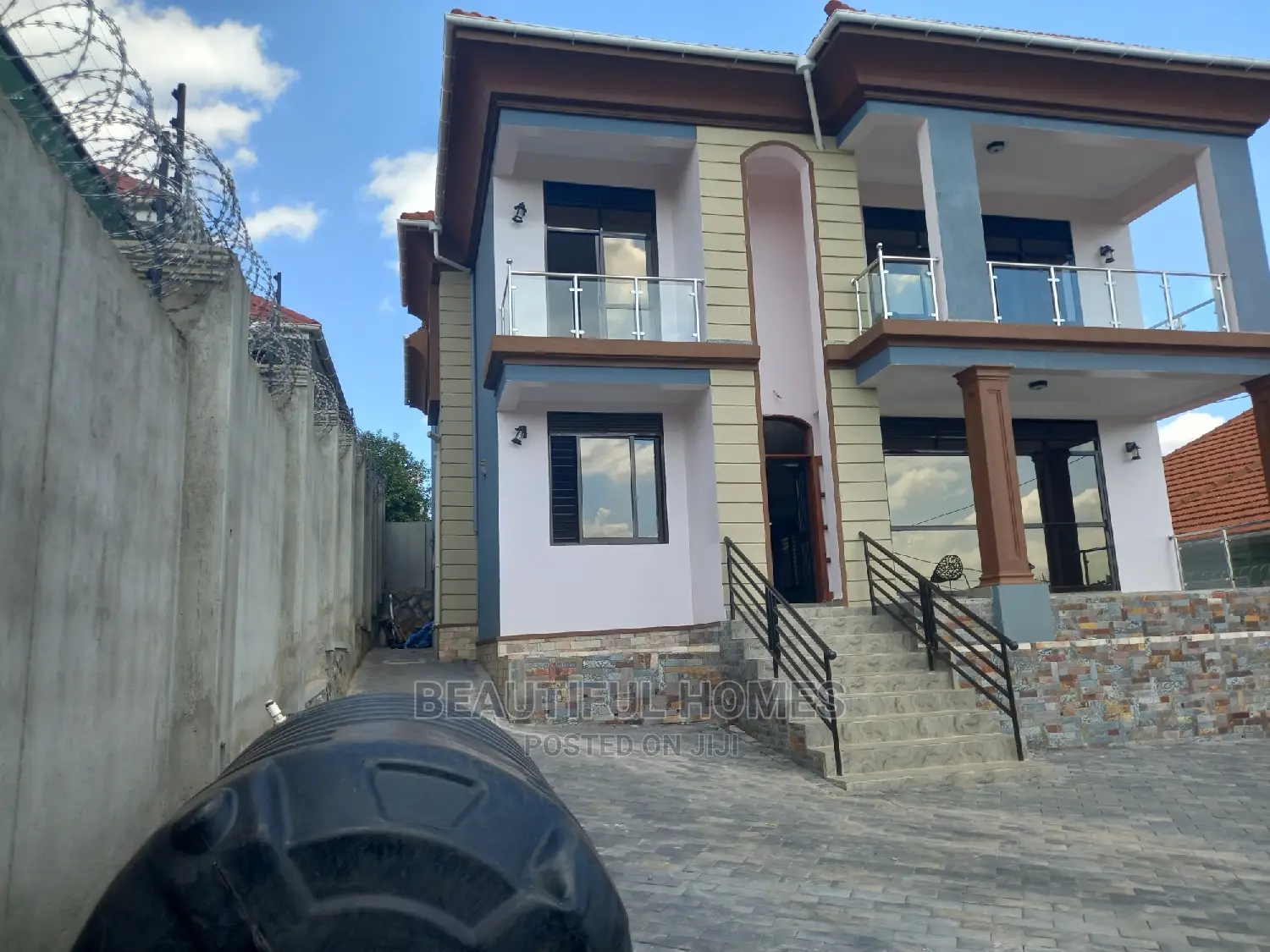 Furnished 6bdrm House in Kira for Sale