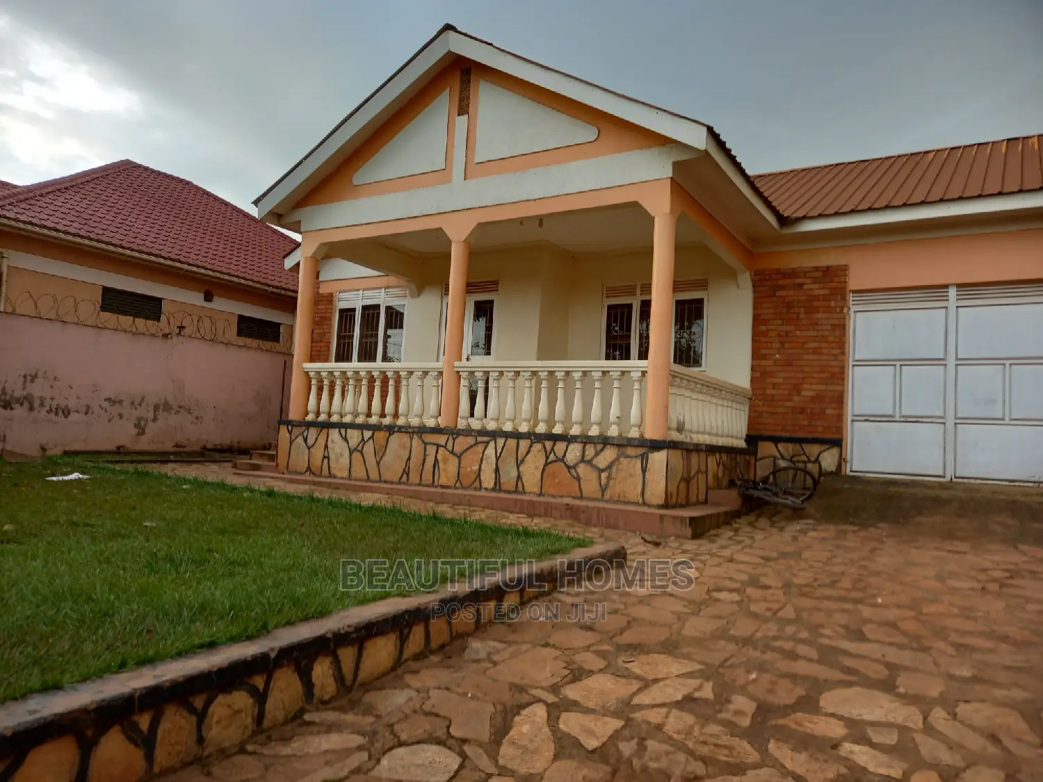 Furnished 4bdrm Bungalow in Kira for Sale