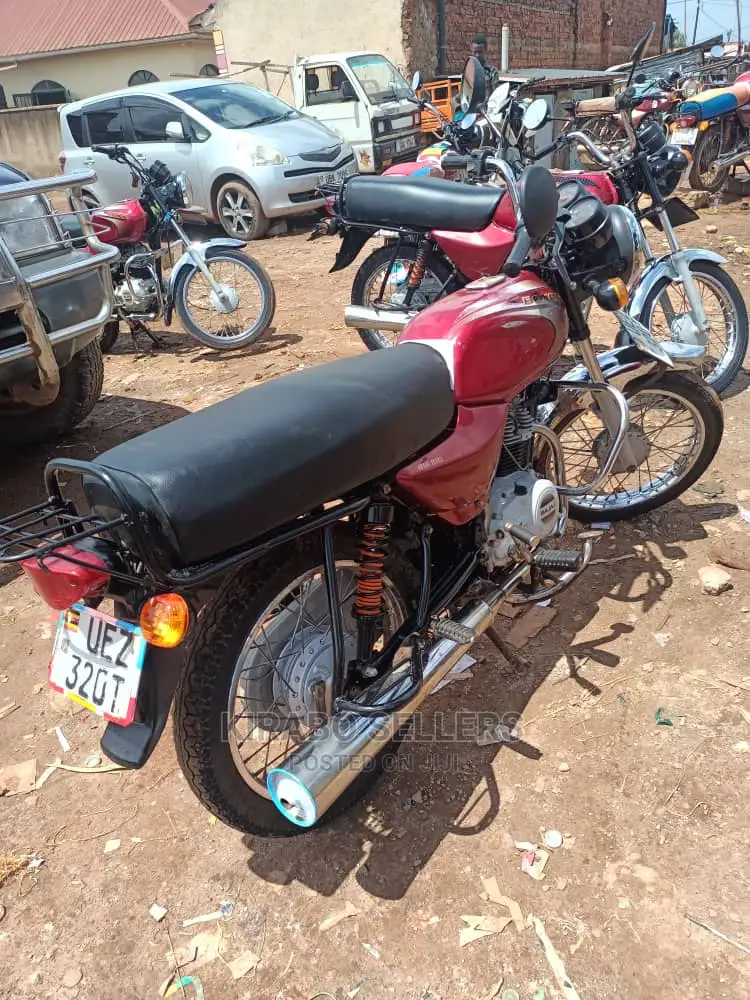 Bajaj Boxer 100 2022 Green