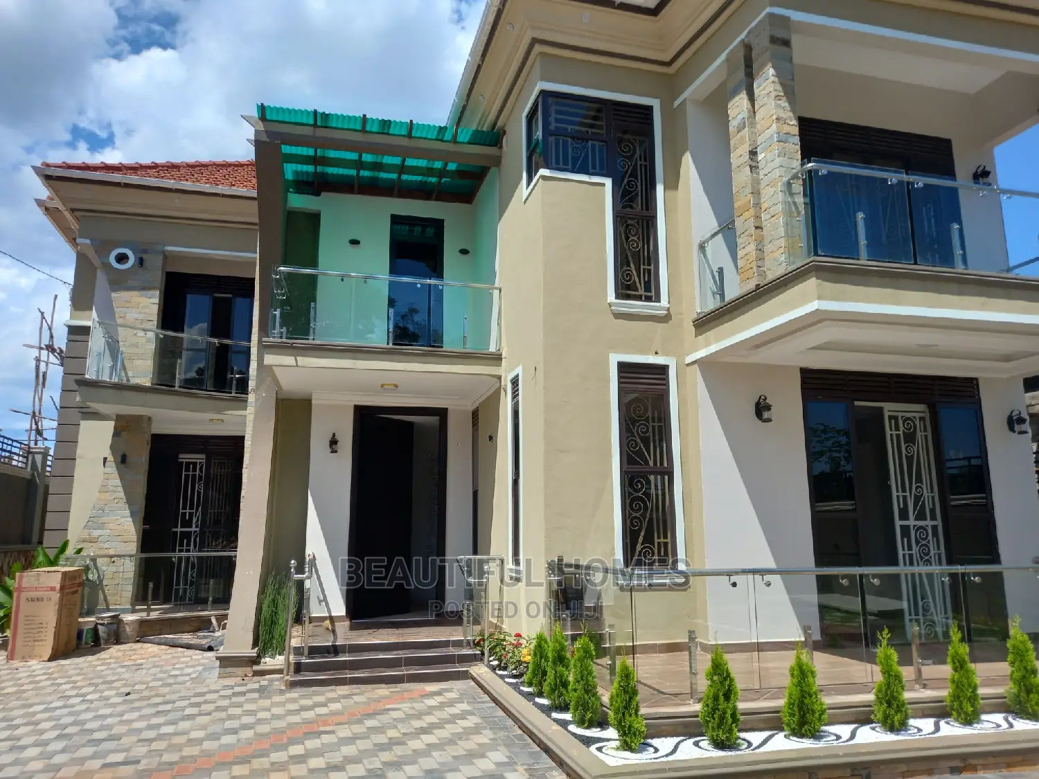 Furnished 6bdrm Mansion in Kira Well Organised for Sale